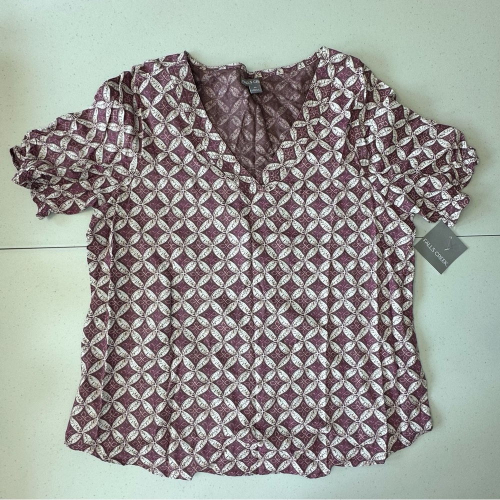 NWT Falls Creek Women's Burgundy Geo Patterned Blouse women’s medium‎